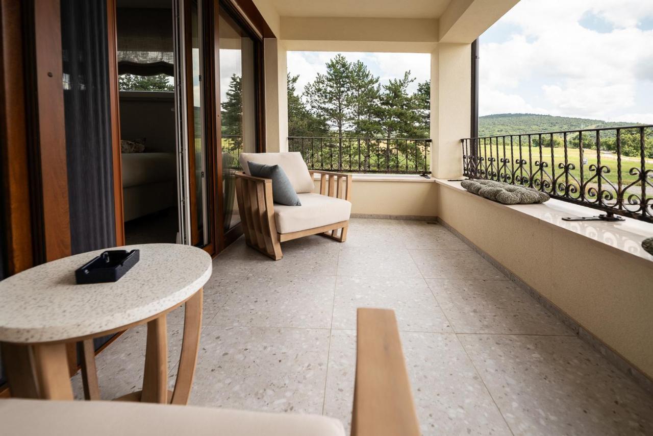 Apartments Kras 24 With Pool Sežana Exteriér fotografie