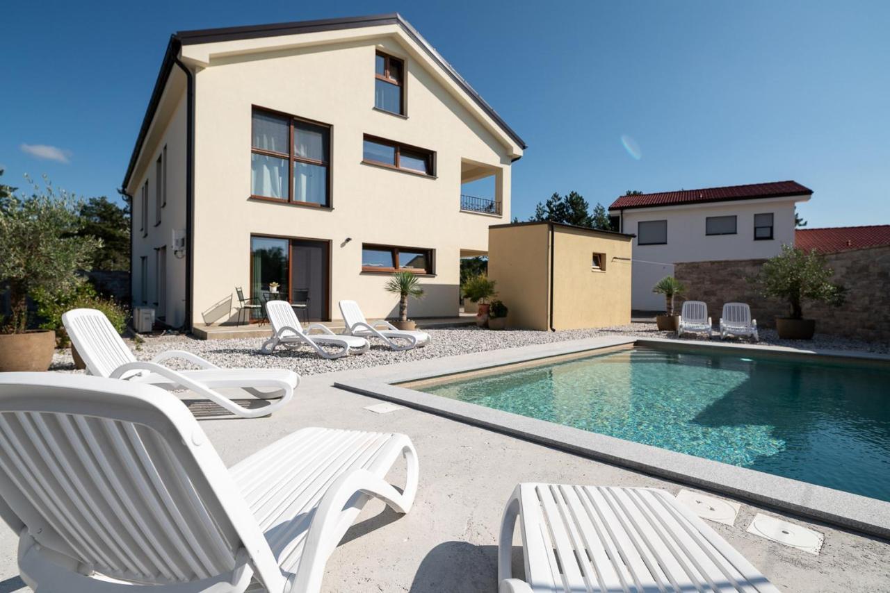 Apartments Kras 24 With Pool Sežana Exteriér fotografie
